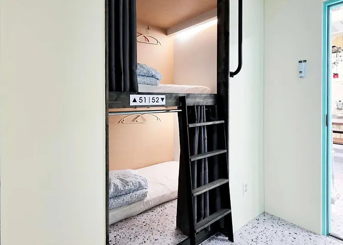 Hostel The Cube *
