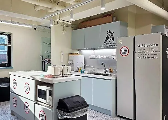 Hostel The Cube