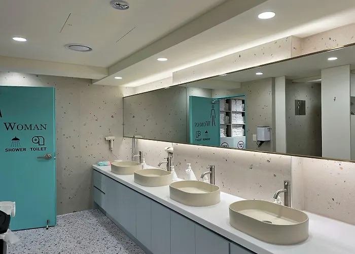 Hostel The Cube *
